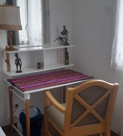 1 Chambre Pour 2 Personnes "Chez L'Habitant" Maison Possede Un Petit Chien Quincy-Voisins Extérieur photo