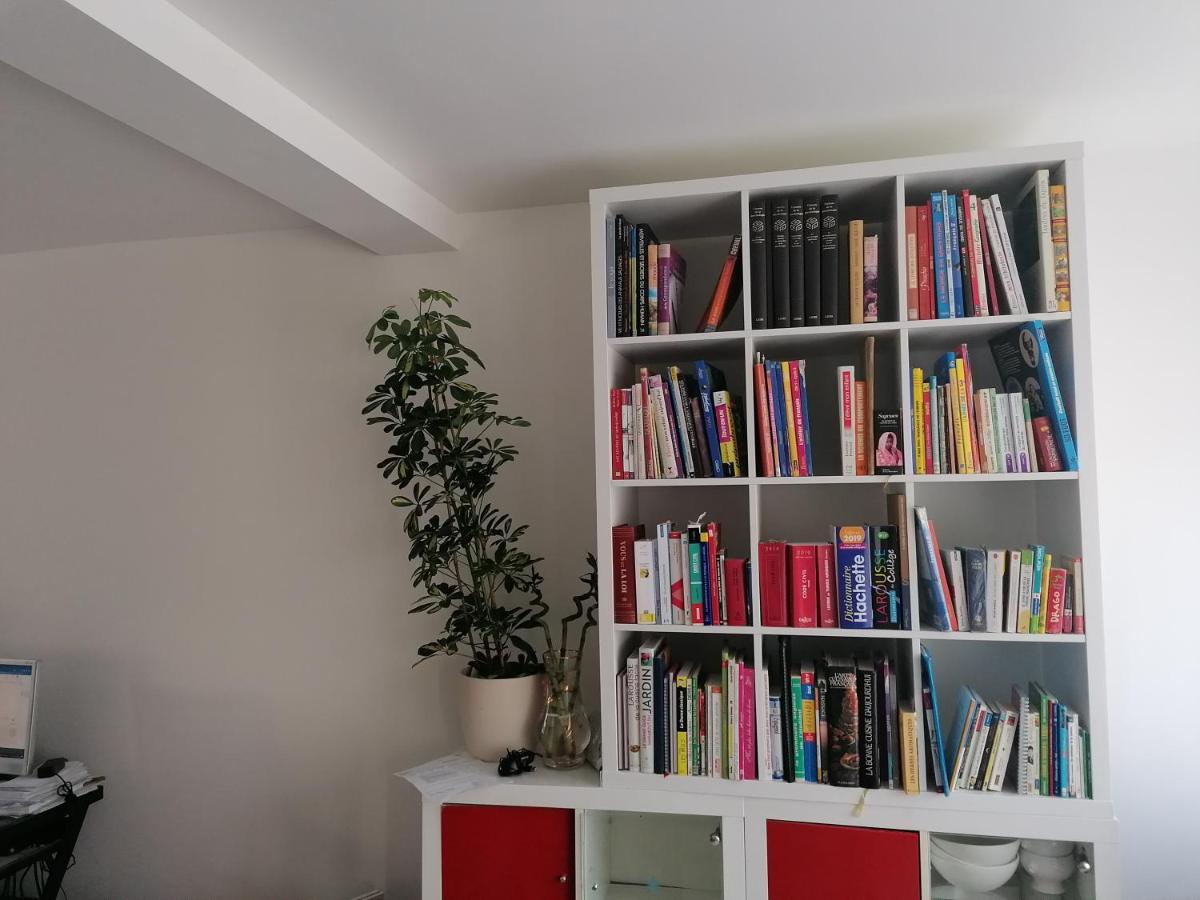 1 Chambre Pour 2 Personnes "Chez L'Habitant" Maison Possede Un Petit Chien Quincy-Voisins Extérieur photo