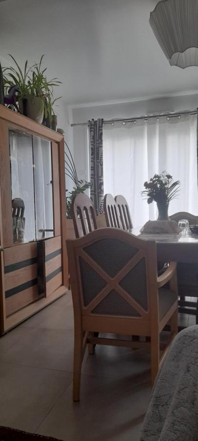 1 Chambre Pour 2 Personnes "Chez L'Habitant" Maison Possede Un Petit Chien Quincy-Voisins Extérieur photo