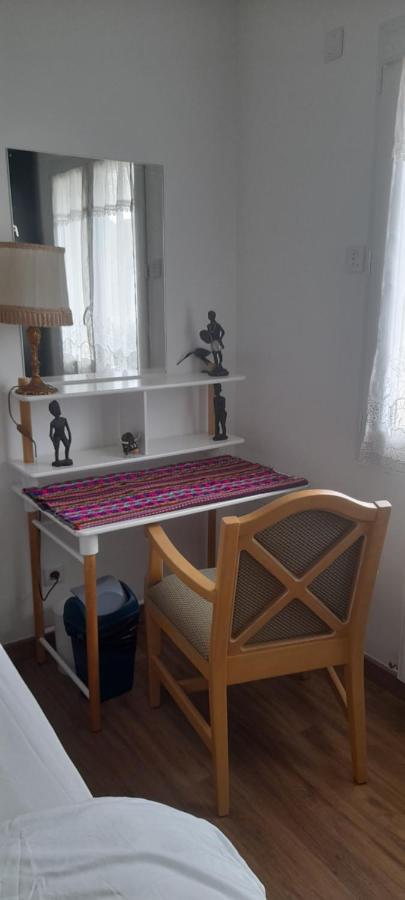 1 Chambre Pour 2 Personnes "Chez L'Habitant" Maison Possede Un Petit Chien Quincy-Voisins Extérieur photo