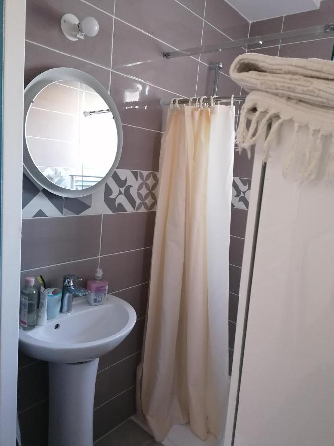 1 Chambre Pour 2 Personnes "Chez L'Habitant" Maison Possede Un Petit Chien Quincy-Voisins Extérieur photo