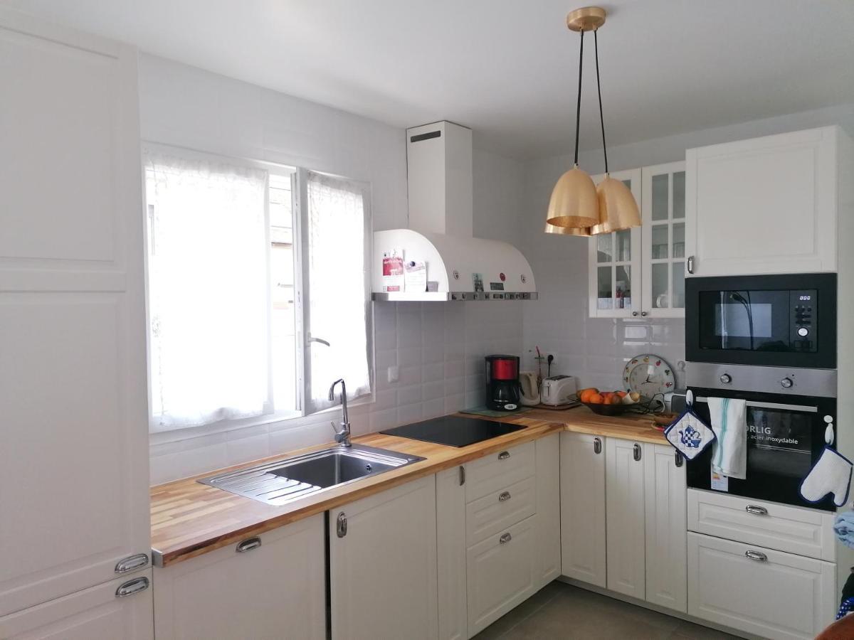1 Chambre Pour 2 Personnes "Chez L'Habitant" Maison Possede Un Petit Chien Quincy-Voisins Extérieur photo