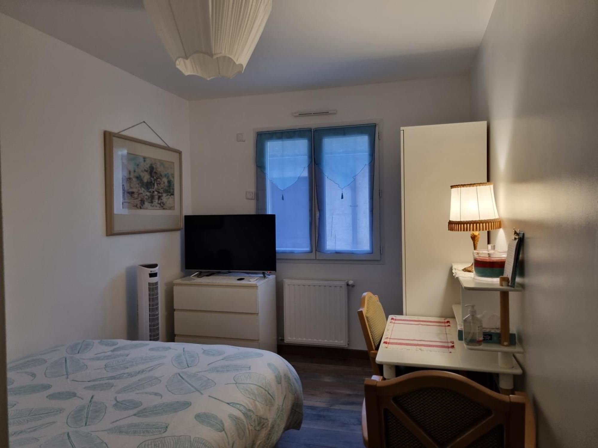 1 Chambre Pour 2 Personnes "Chez L'Habitant" Maison Possede Un Petit Chien Quincy-Voisins Extérieur photo
